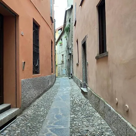 The Romantic Alley - Apartments Close To The Lake شقة