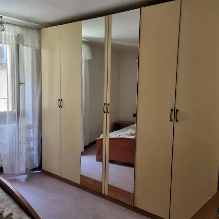 The Romantic Alley - Apartments Close To The Lake شقة