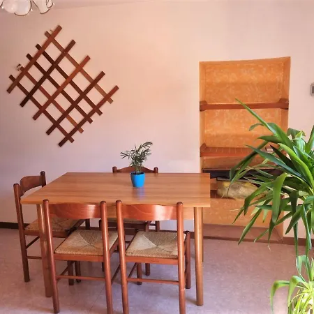 The Romantic Alley - Apartments Close To The Lake شقة سالا كوماسينا