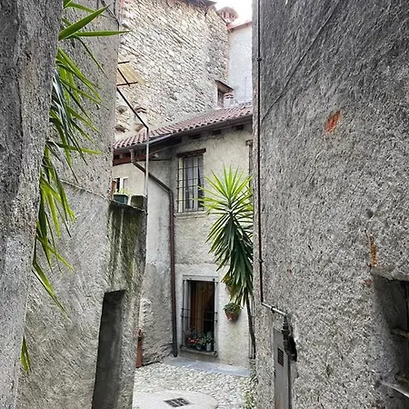 Апартаменты The Romantic Alley - Apartments Close To The Lake