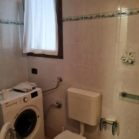 The Romantic Alley - Apartments Close To The Lake Апартаменты Сала-Комачина