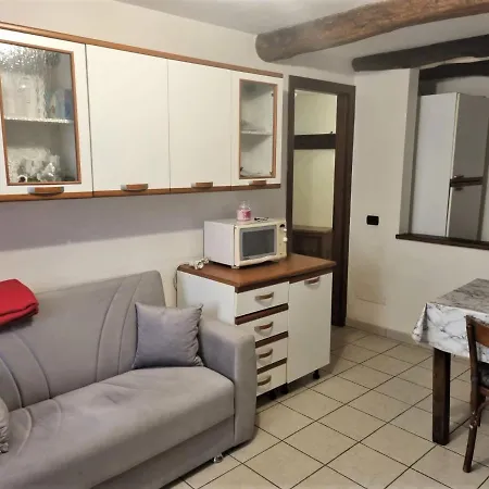 The Romantic Alley - Apartments Close To The Lake *